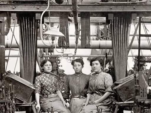 Des Femmes Inspirantes au Travail : Une Plongée dans l’Histoire