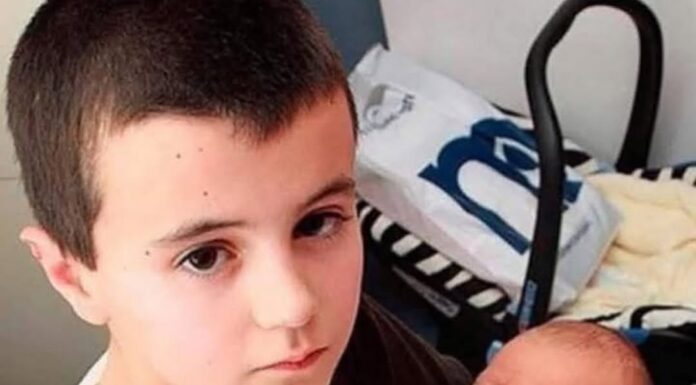 À 23 ans, il devient père et grand-père en une semaine : une histoire incroyable